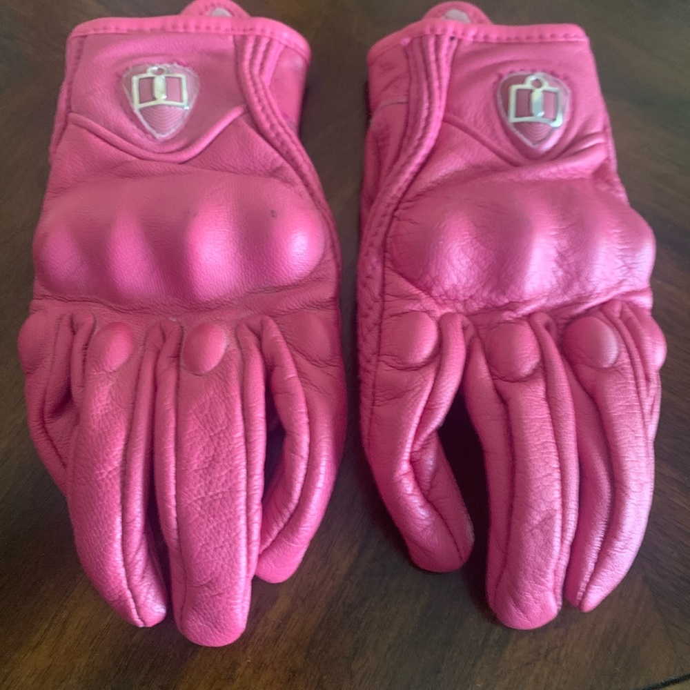Ladies ICON motorcycle gloves - pink, size small